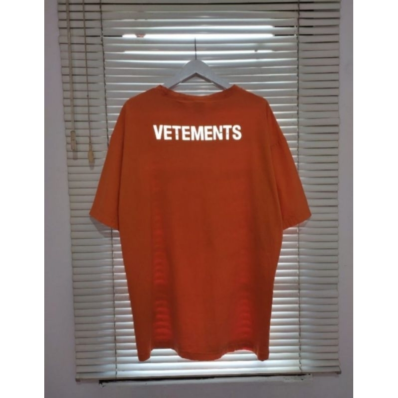 Vetements Staff Reflective