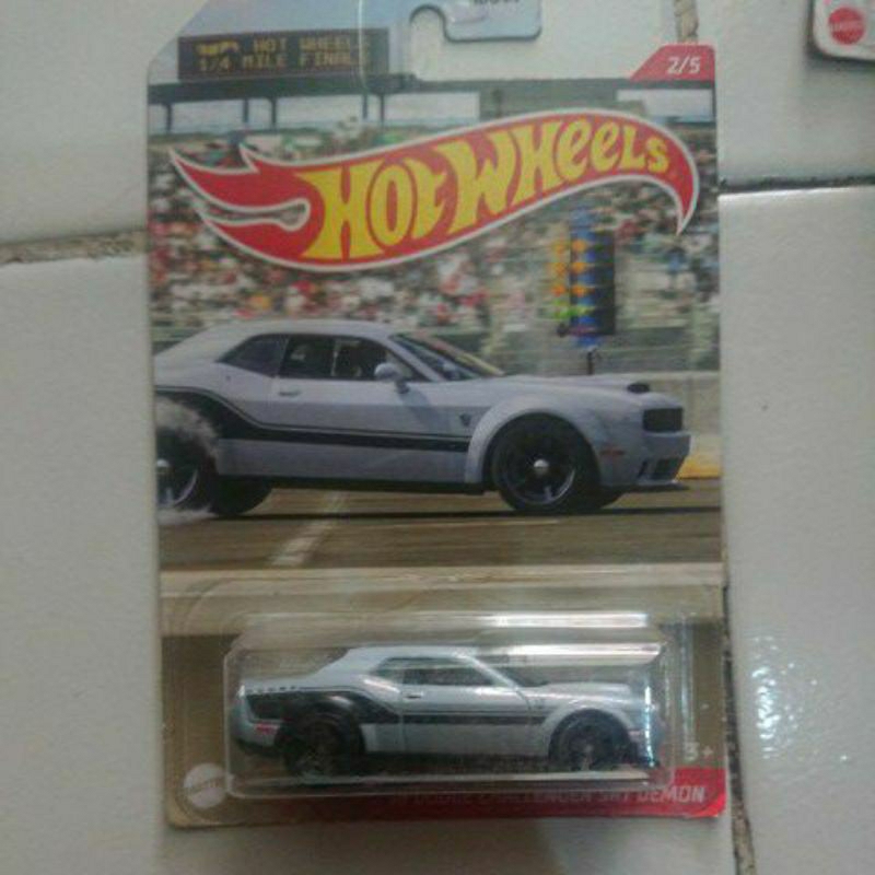 hotwheels dodge challenger srt