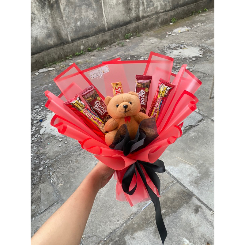 BOQUET BUKET GRADUATION BUKET SNACK SILVERQUEEN BENGBENG READY BALI