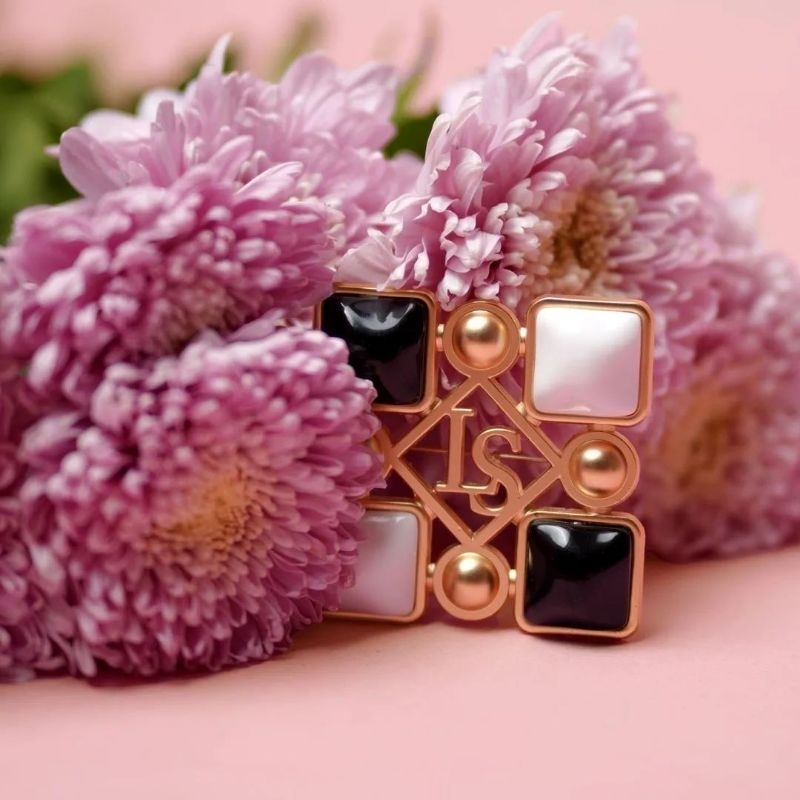 Brooch Metanoia