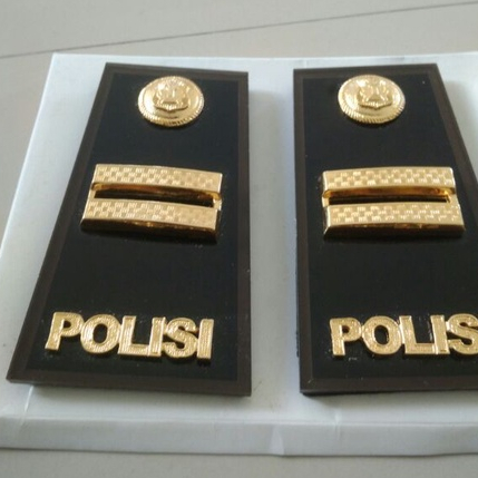 pangkat pdh polri iptu full mika