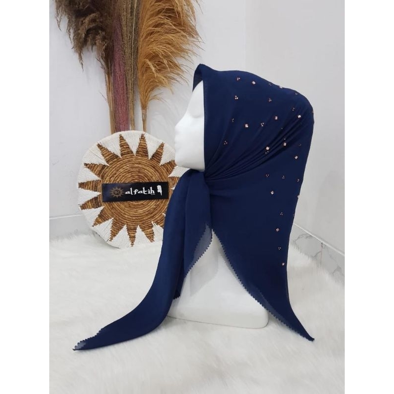 SEGI EMPAT BELLA PAYET SEGI EMPAT BELLA SQUARE LASER CUT PAYET HIJAB SEGI EMPAT POLLYCATTON 110×110