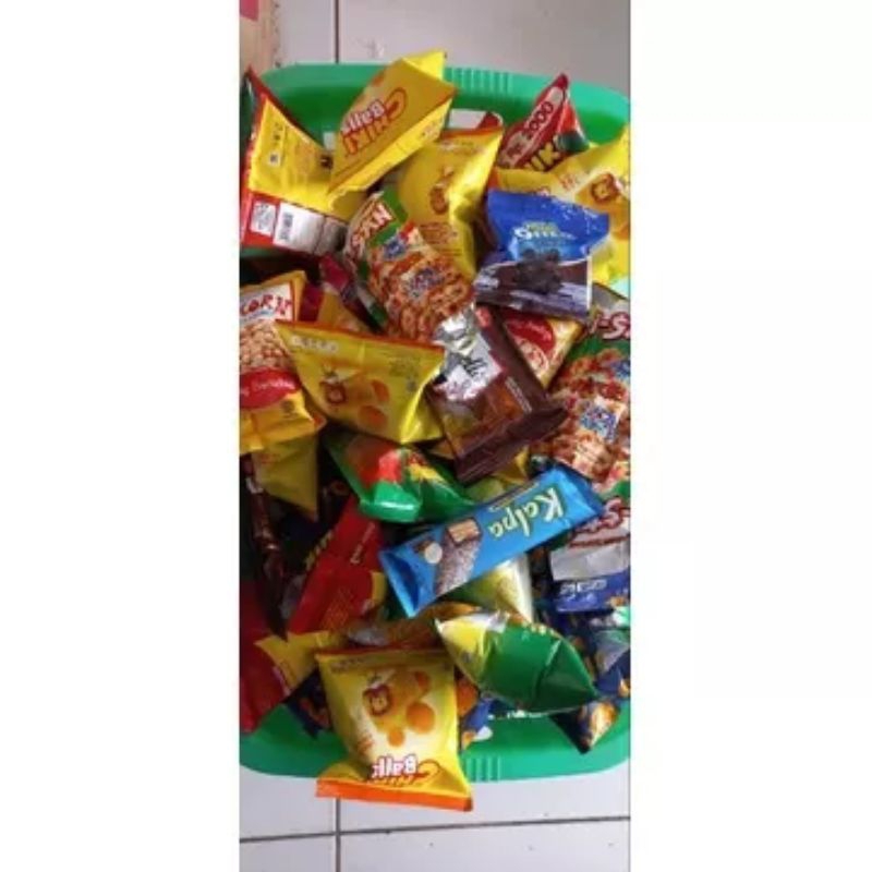 

Paketan Snack Jajanan Campur Murah Enak isi 18pcs / Paketan Snack termurah/ Paketan Snack jajanan