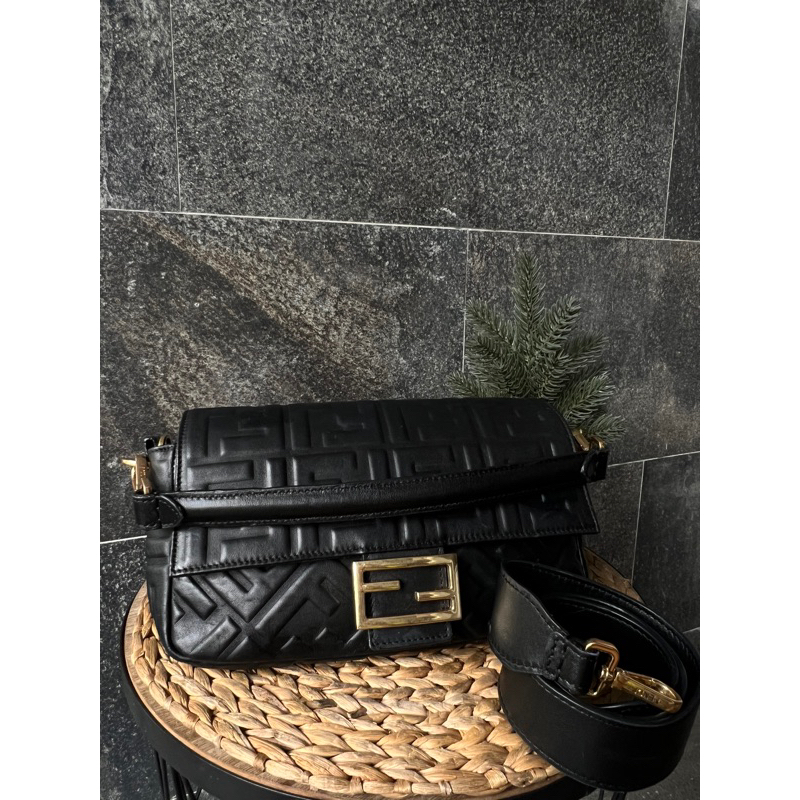 preloved fendi baguette black leather