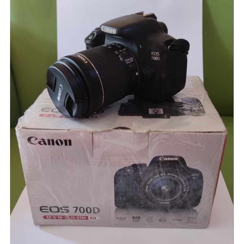 Canon EOS 700D