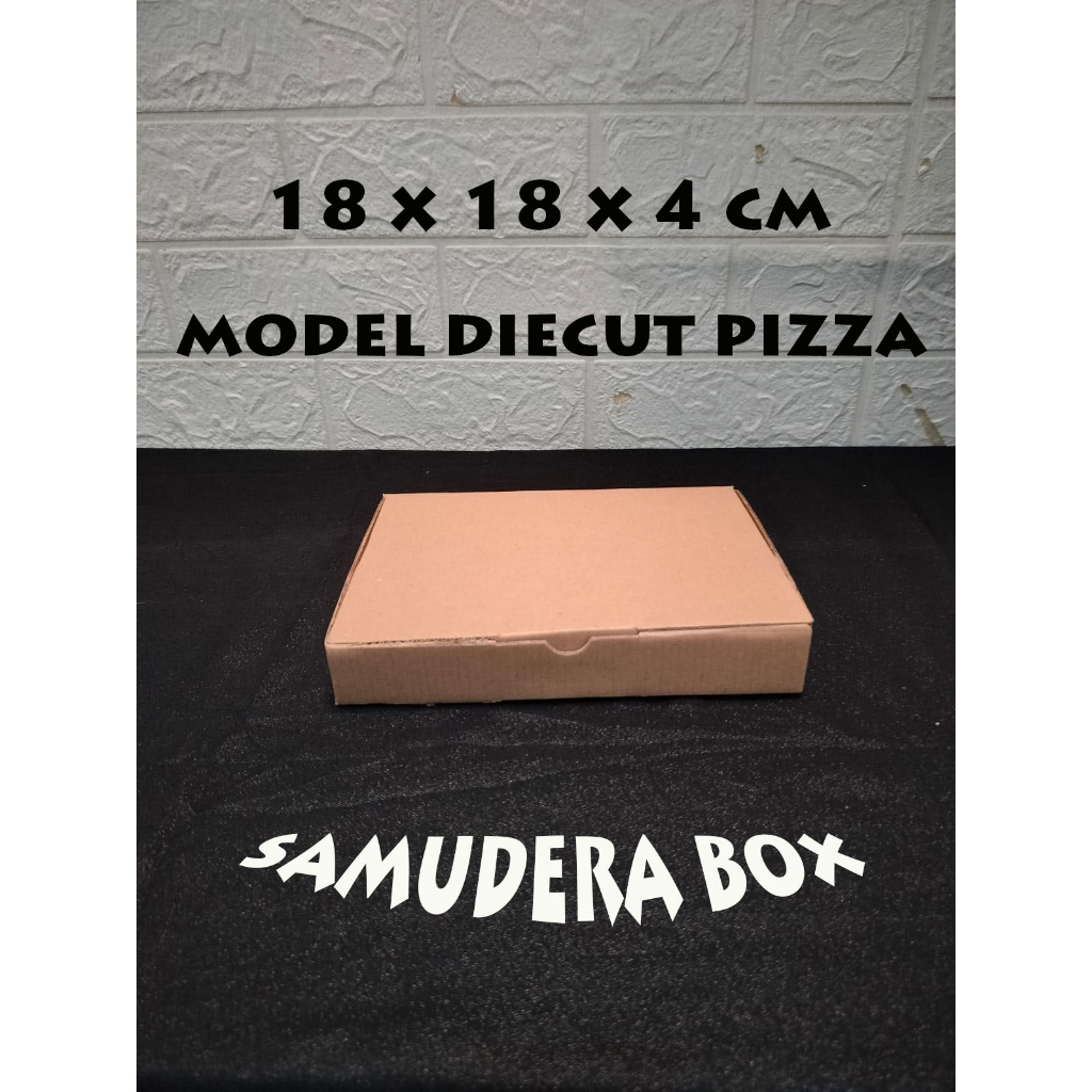 

kardus karton uk.18x18x4 cm model diecut pizza untuk souvenir