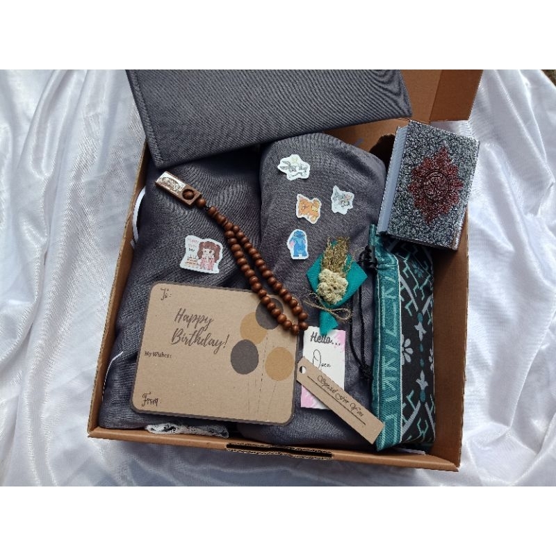 

Hampers Mukenah/ Hampers Box/Hampers Kado Ulang Tahun, Wisuda, Anniversary, Wedding, Idul Fitri, Hari Ibu, Hari Guru, dll