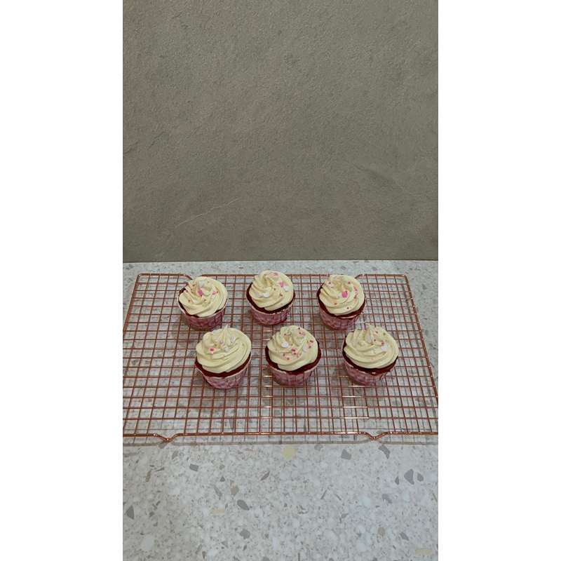 

Miette Cake Cupcake Set