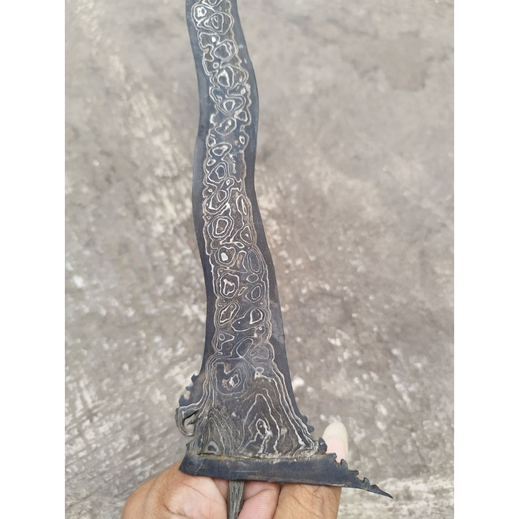 Keris patrem Luk 7 Carumbuk pamor Kupu Tarung