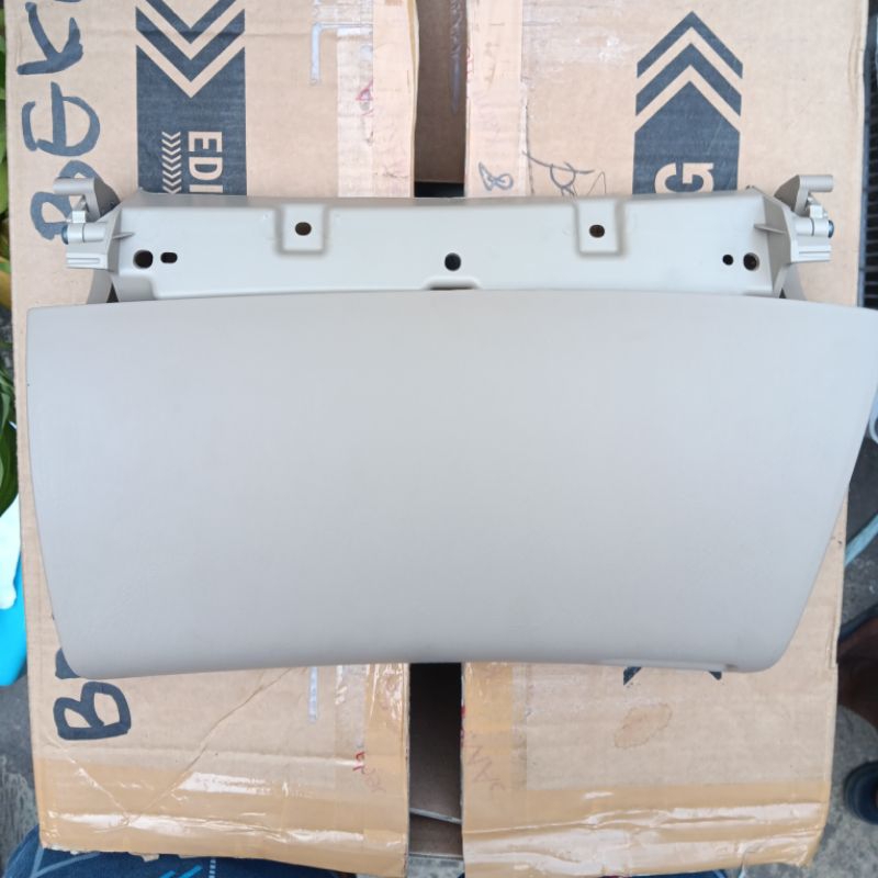 cover tutup laci atas dasboar innova 2004-2010 tutup laci atas innova 55440-ok030-ao ORIGINAL