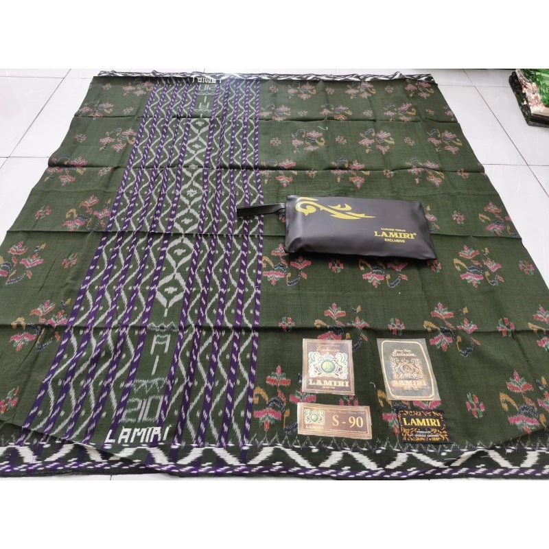 Sarung Lamiri kembang