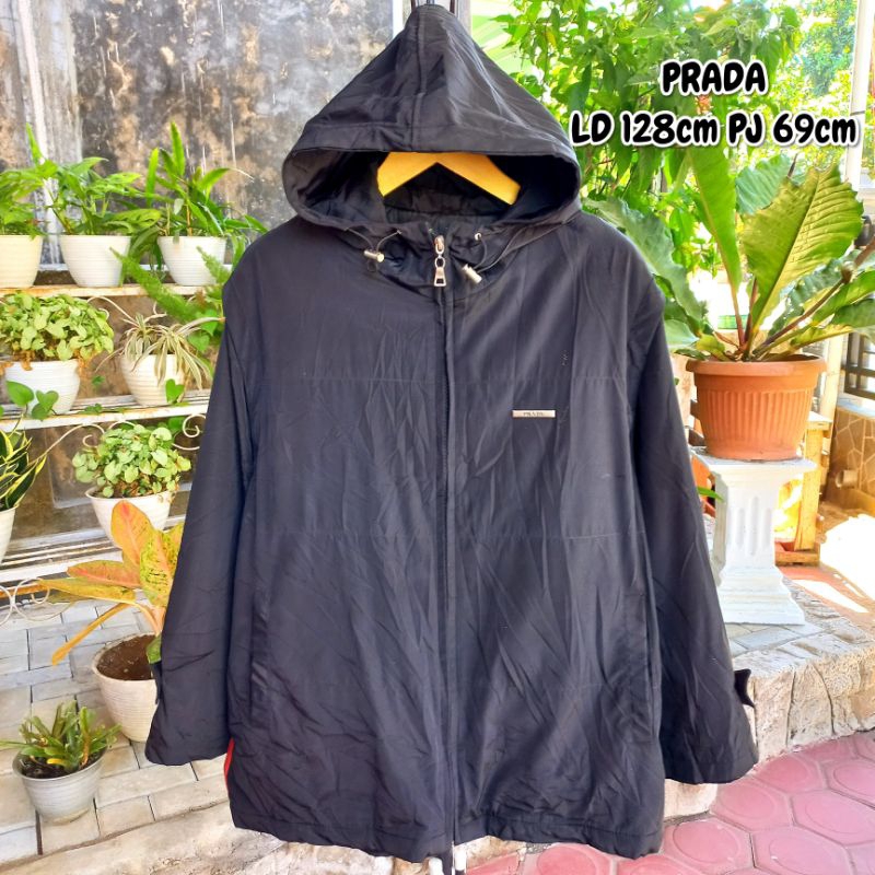 JAKET BRAND PRADA