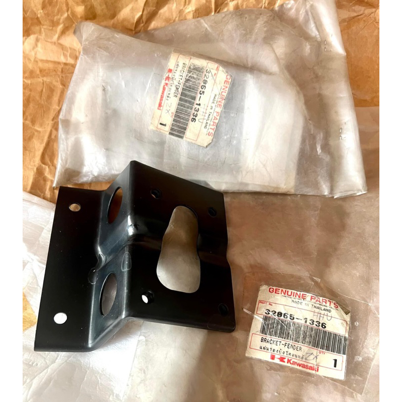 BRACKET-FANDER,RR KODE 32065-1336,BRACKET SPAKBORE BELAKANG NINJA RR OLD.