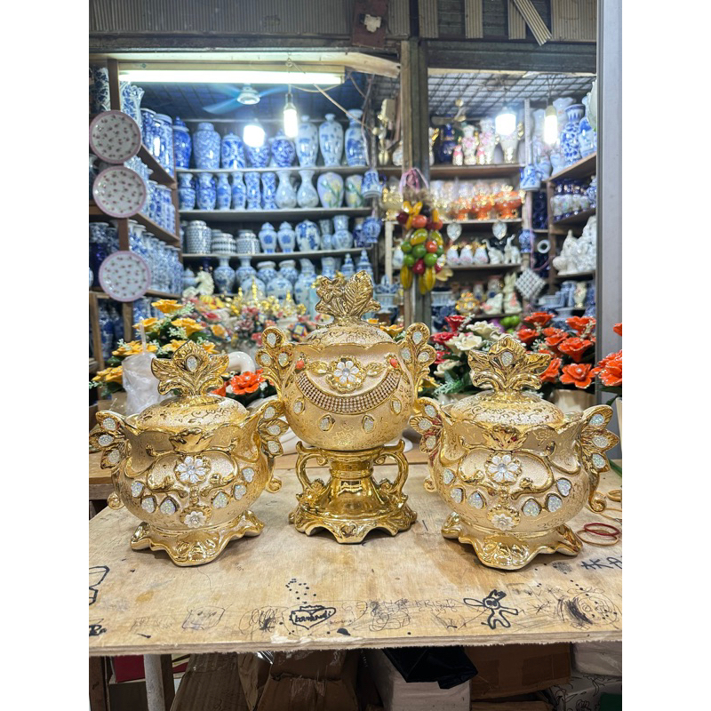 keramik guci tutup gold