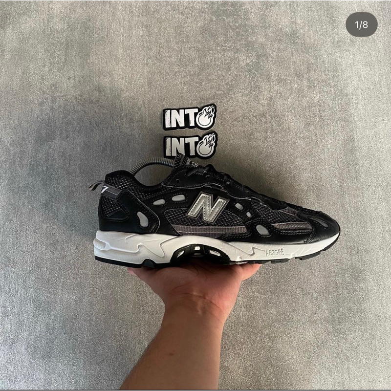 NB 827 Black Reflective