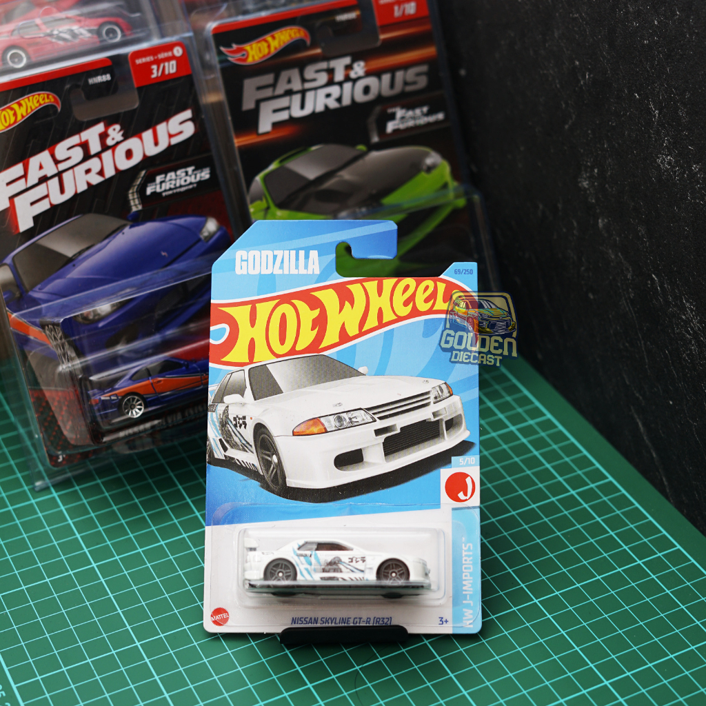 HOT WHEELS NISSAN SKYLINE GT-R (R32) GODZILLA