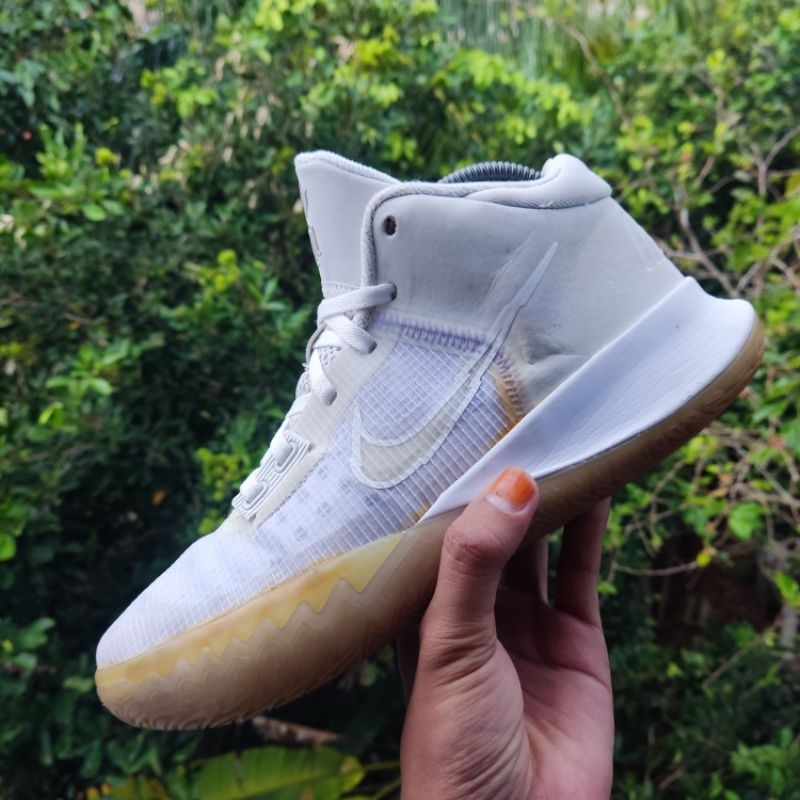 sepatu basket  kyrie flytrap 4  ori sz 41