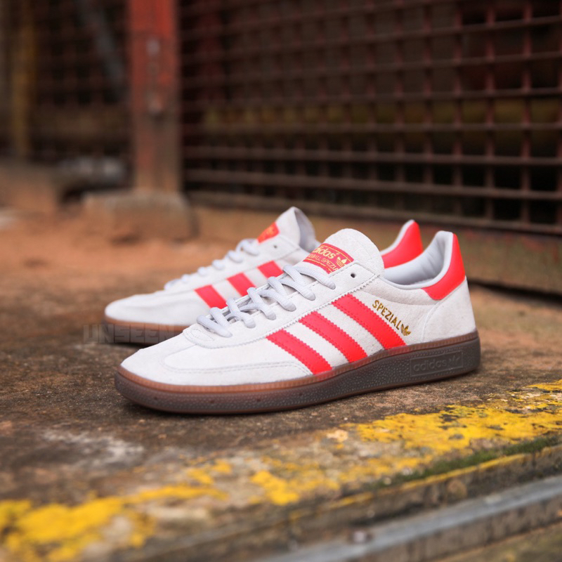Adidas Originals Handball Spezial - Light Grey / Red