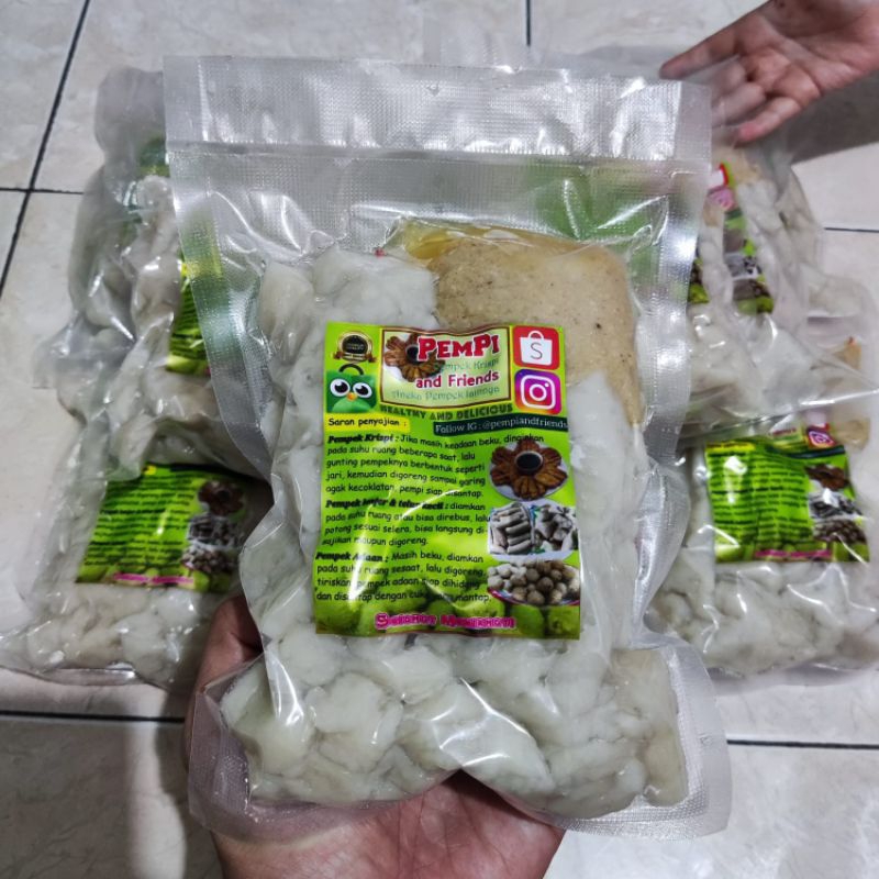 

Tekwan Palembang Ikan Tenggiri Frozen plus Bumbu Kuah Tekwannya Isi 500 gram