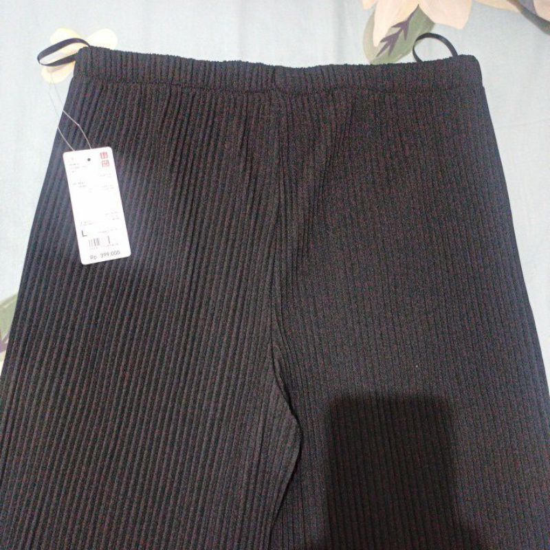 uniqlo celana lurus lipit