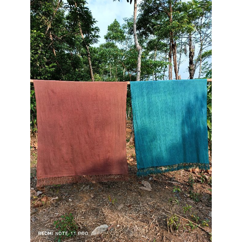 kain tenun polos pewarna sintetis