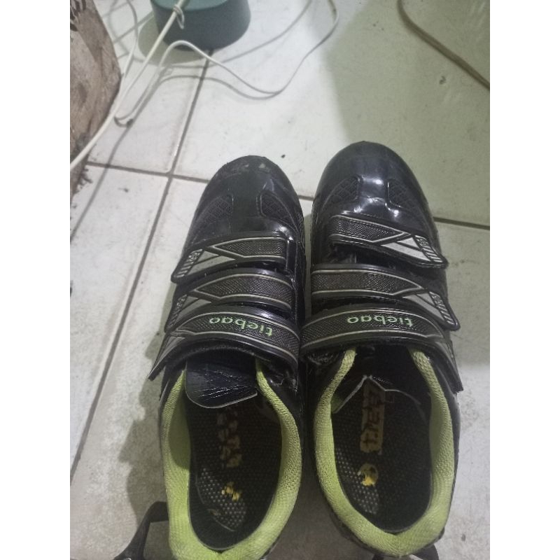 pedal cleat dan sepatu roadbike