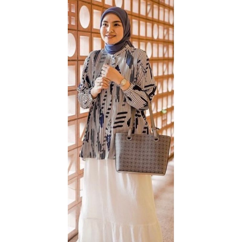 grid top blue size S  ria miranda