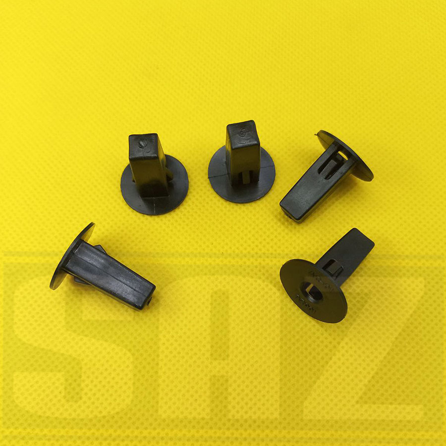 Kancing klip dudukan baut liner Spakbor Mobil Innova Fortuner Hilux