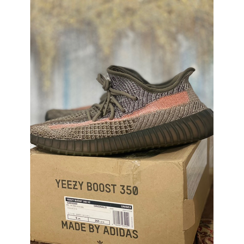 yeezy 350 fade
