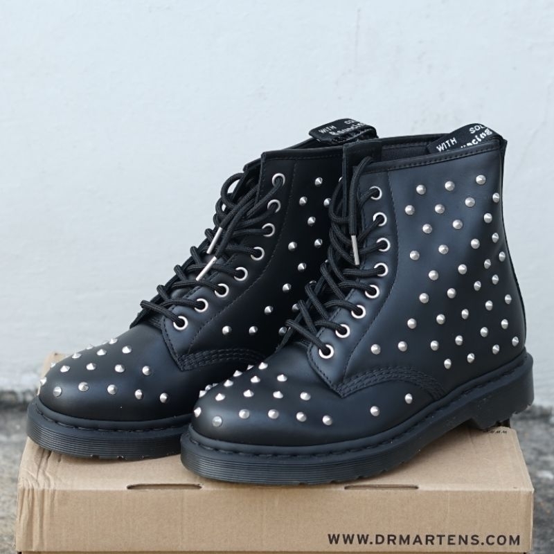Dr Martens Docmart 1460 Stud Wanama