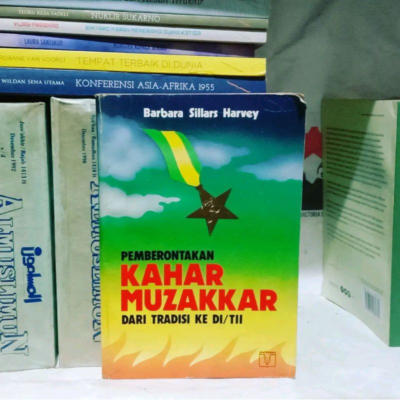 Buku Barbara Sillars Harvey Pemberontakan Kahar Muzakkar / Permesta: Pemberontakan Setengah Hati