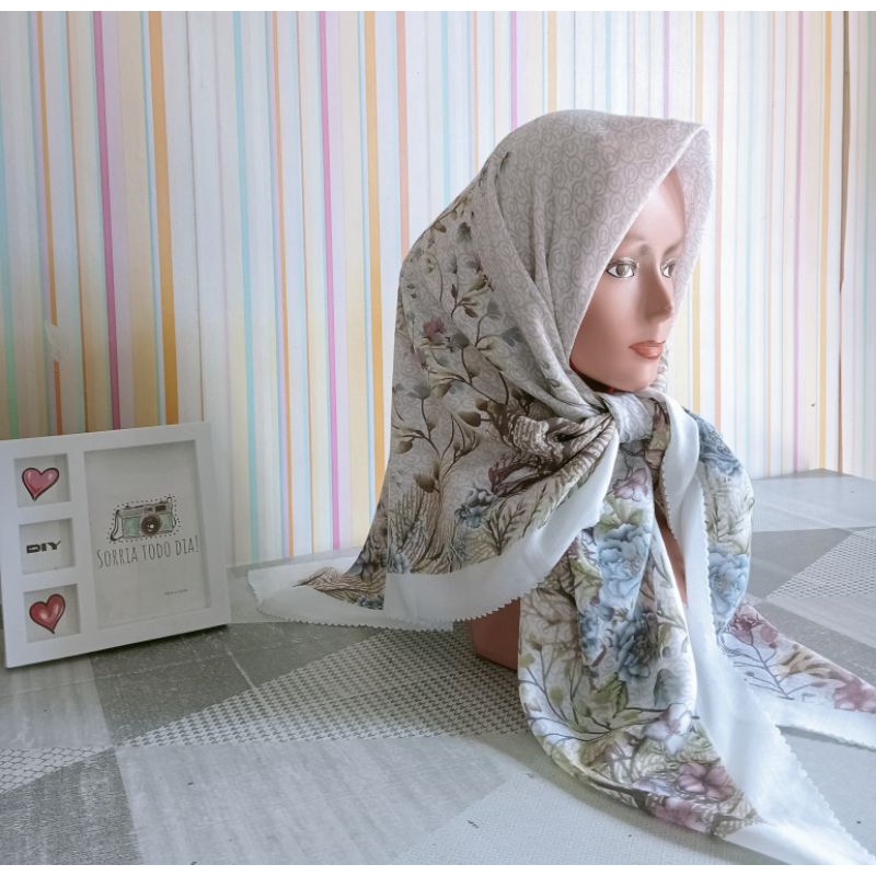 Kerudung segi empat premium / Kerudung segi empat voal premium / Kerudung segi empat Laser cut