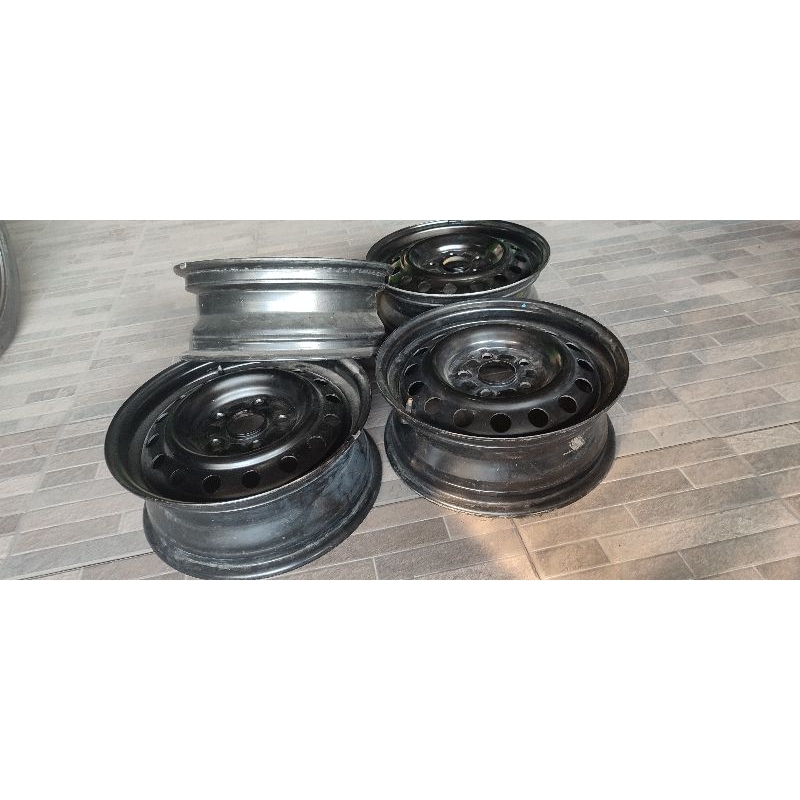 VELG KALENG ORI ERTIGA R.15 ( SATUAN )