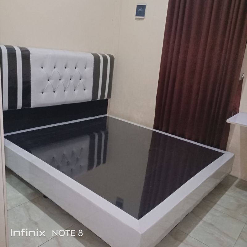 Divan sandaran minimalis