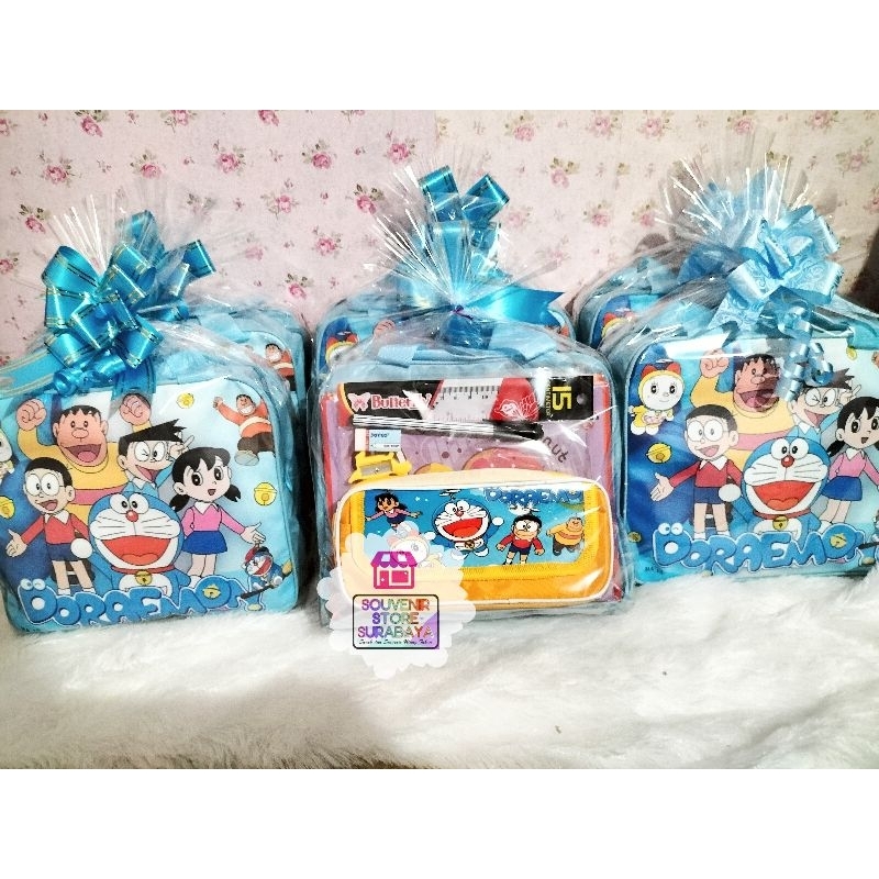 

Paket Berbagi Alat Sekolah || Bingkisan Santunan || Paket Berbagi Alat Tulis || Tas Ultah Plus alat tulis lainnya