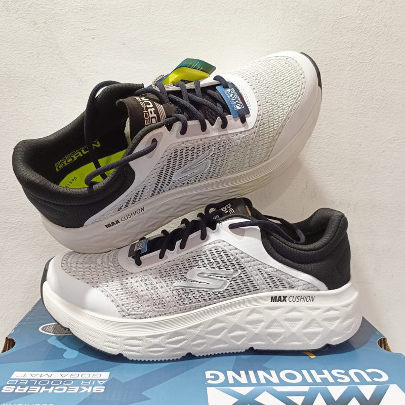 Sepatu Olahraga Pria Skechers Max Cushioning X Good Year Delta Spectral White Black