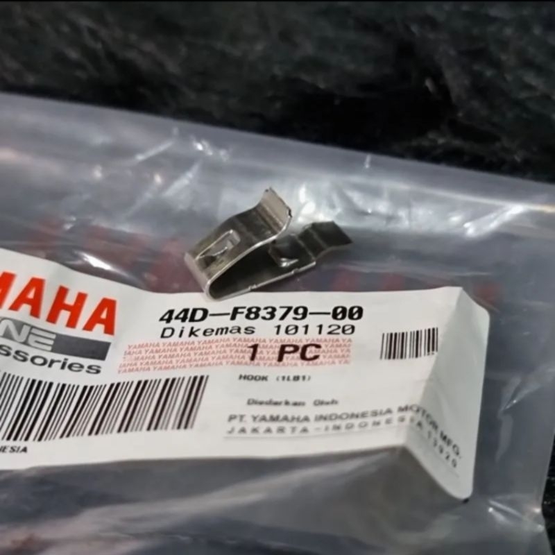 Hook Klip Clip Dudukan Dasi Sayap Depan Visor Nmax ORIGINAL YAMAHA 44D-F8379-00