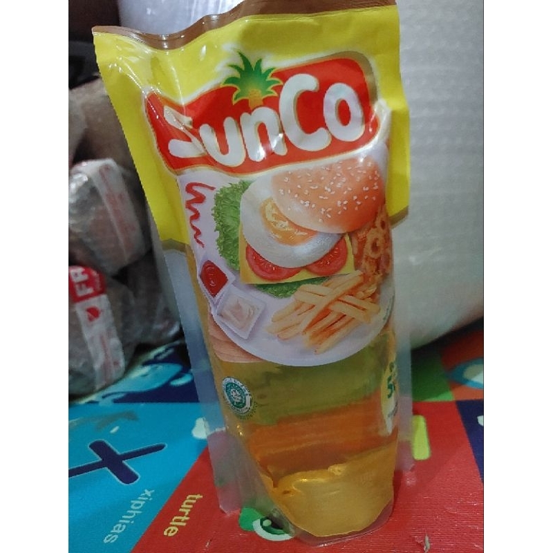 

Minyak goreng sunco kemasan Reffil 1 liter