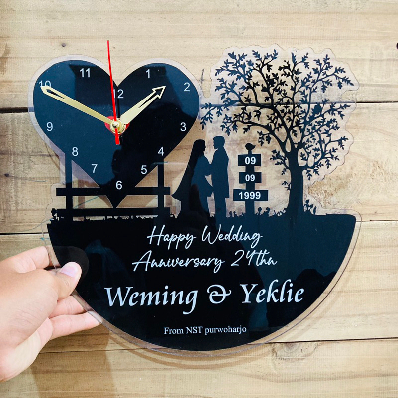 

Kado Anniversary Custom Bonus Box Kado dan Pita