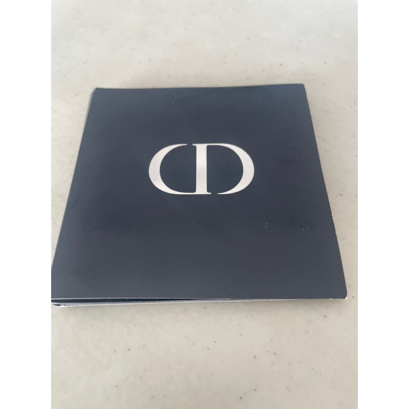 dior sample lipstick langsung dapet kuas ya