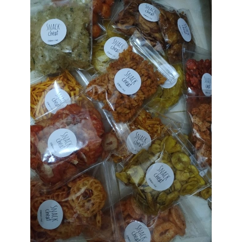 

PAKET HEMAT SNACK 4 PCS CEMILAN