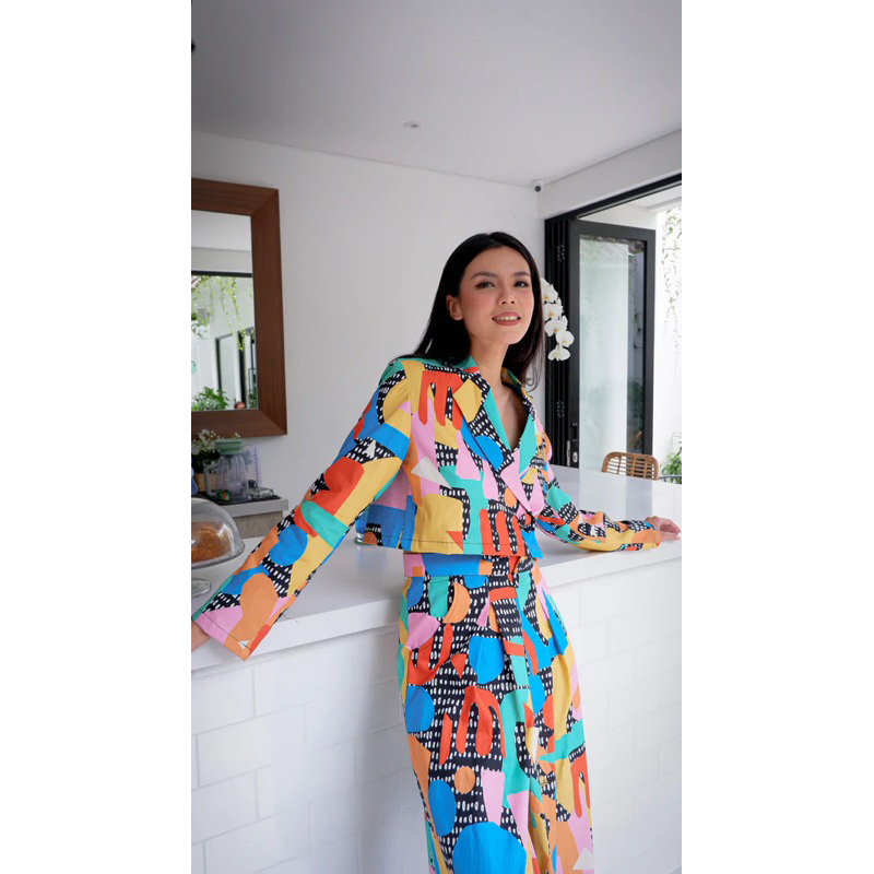 New Calla the label candy crop blazer