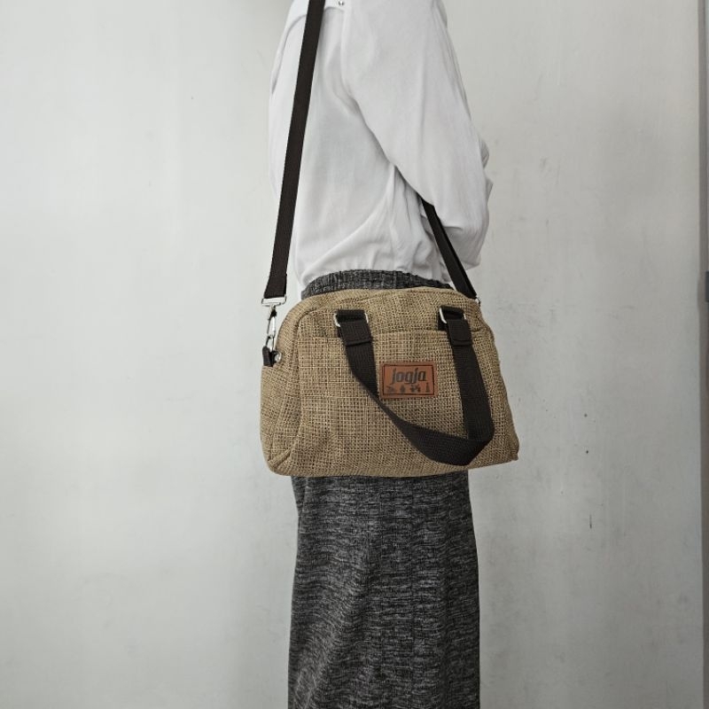 Tas kecil/Tas selempang/Slingbag /Tas goni sintetis/Handbag/Tas Jogja Malioboro