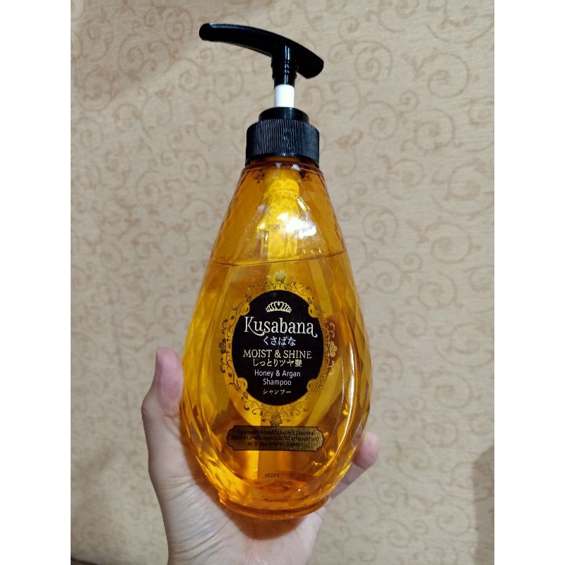 PRELOVED KUSABANA Moist & Shine Honey & Argan Shampoo 490ml