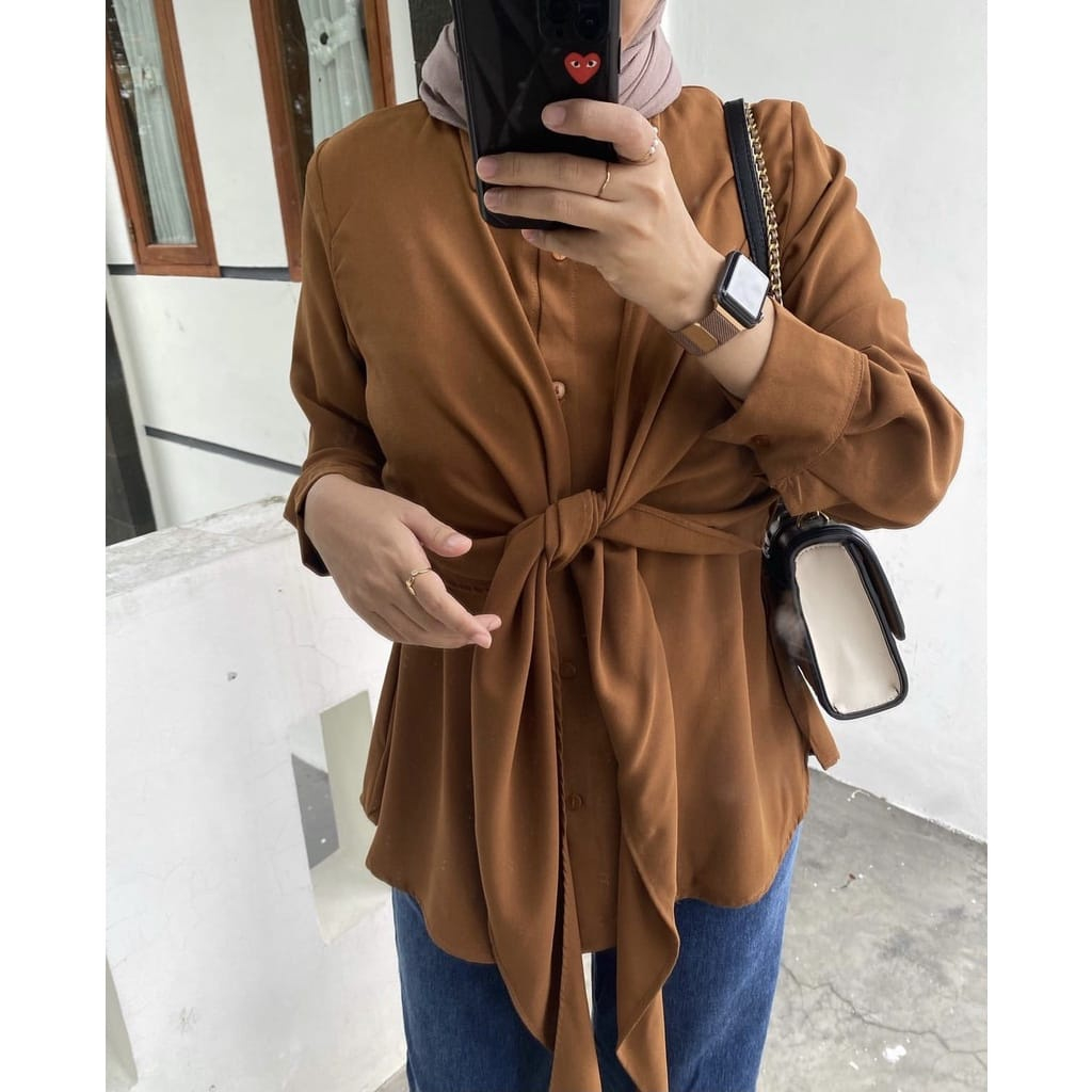 Megan Blouse Lilit Pinggang