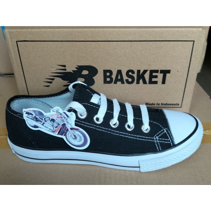 Sepatu sekolah pendek MB 807 hitam putih COD