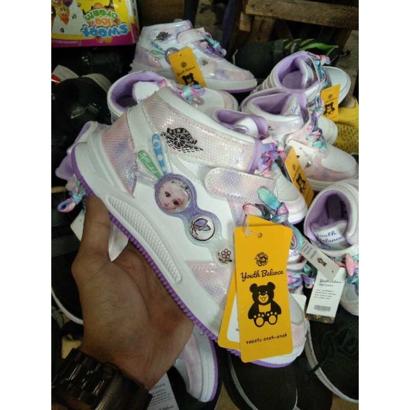 SEPATU ANAK CEWE YOUTH BALANCE