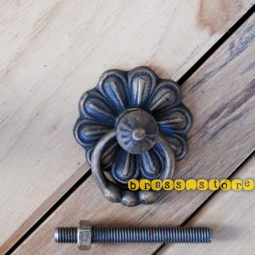 Tarikan Laci Kuningan Antik