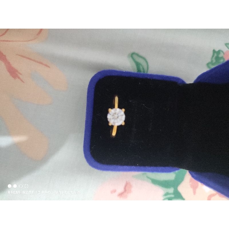 Cincin emas berlian Moissanite