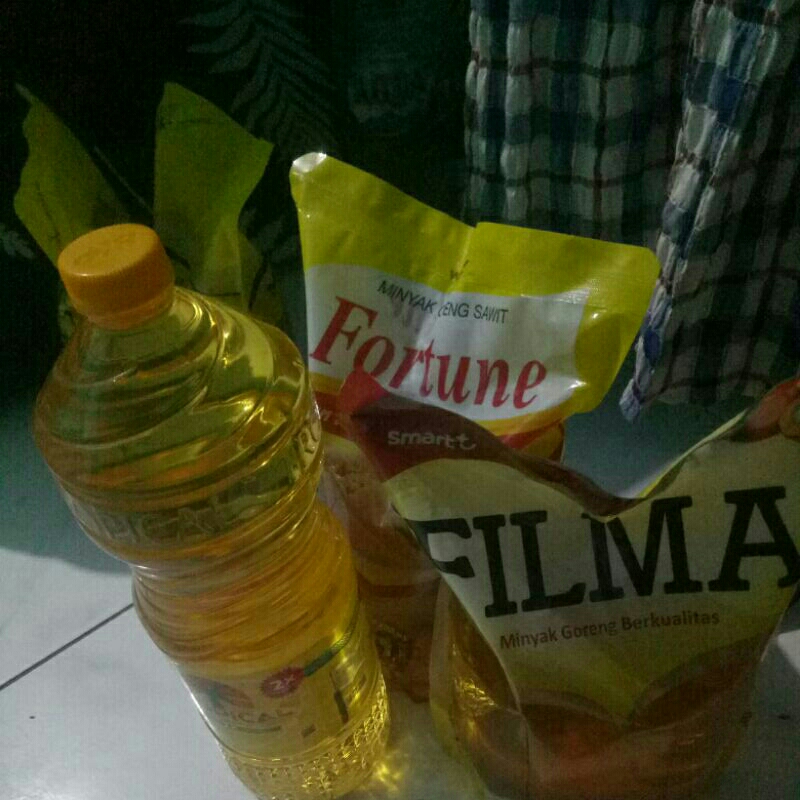 

minyak goreng random 2 liter